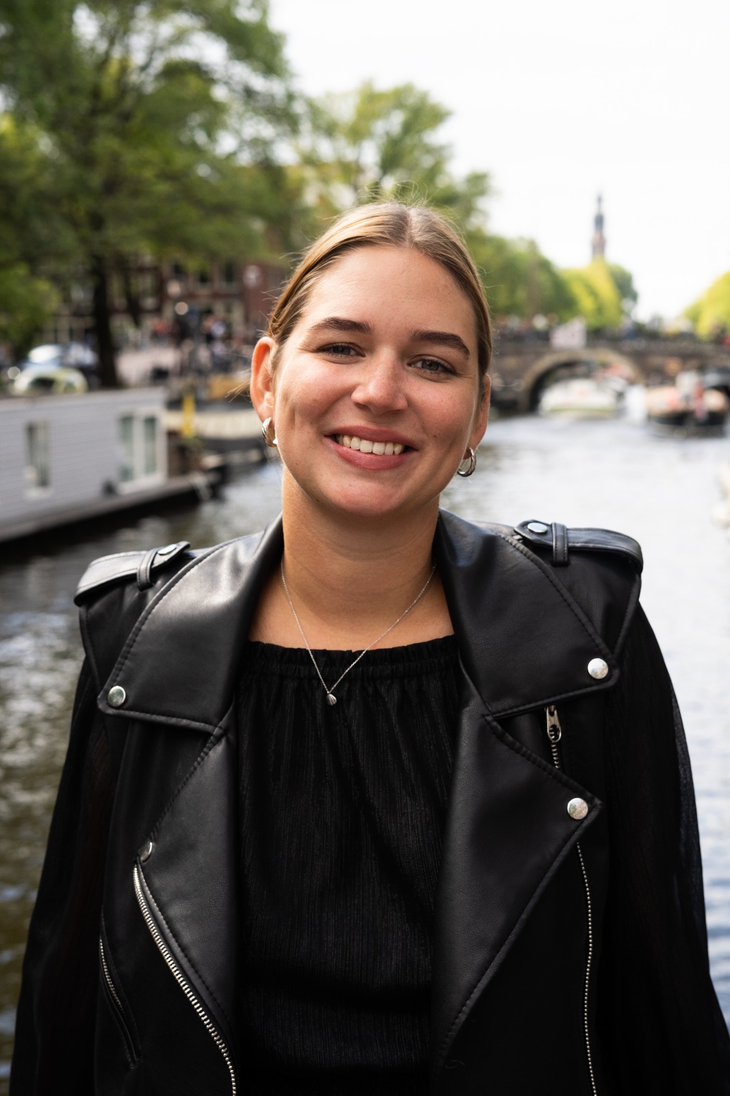 Celine Jacobs, Intern